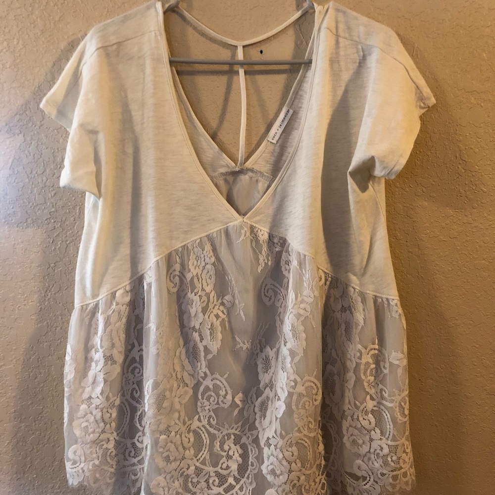 Buckle lace tee